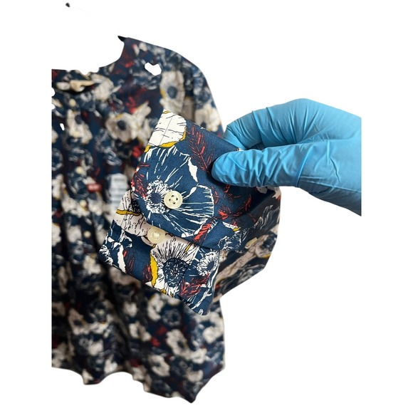 Duluth Trading Wrinkle Fighter Tunic Top M Blue Poppy Floral Button Down Shirt - Picture 4 of 7
